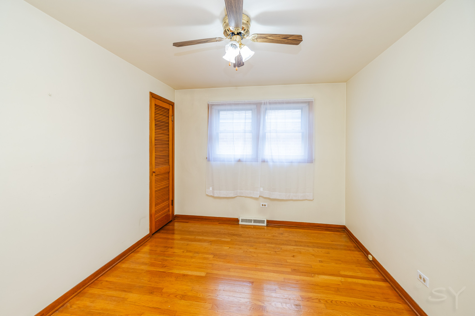 6023 S Parkside Avenue Property Photo 11