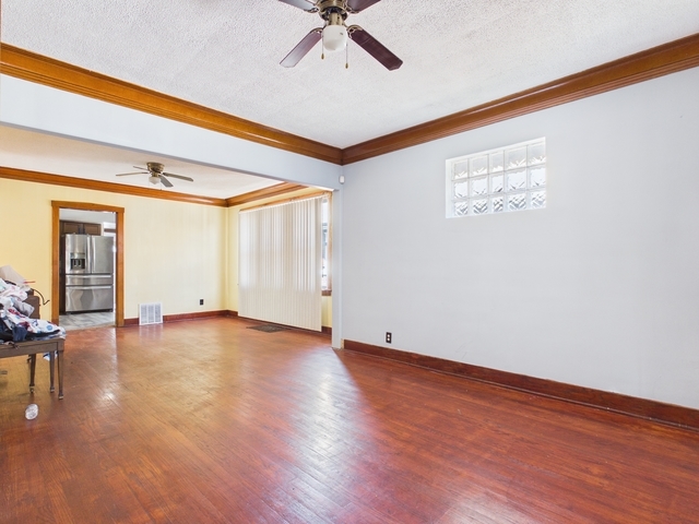 340 156th Place Property Photo 3