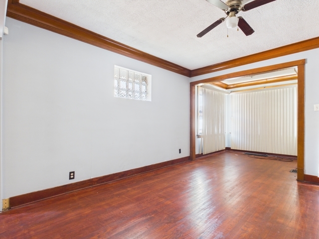 340 156th Place Property Photo 4