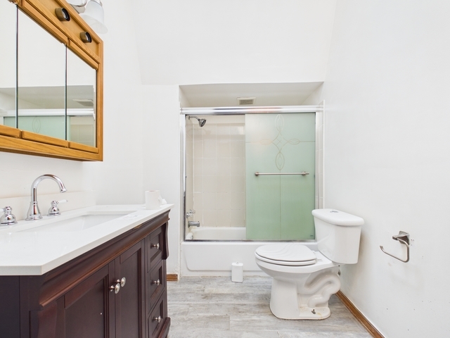 340 156th Place Property Photo 10