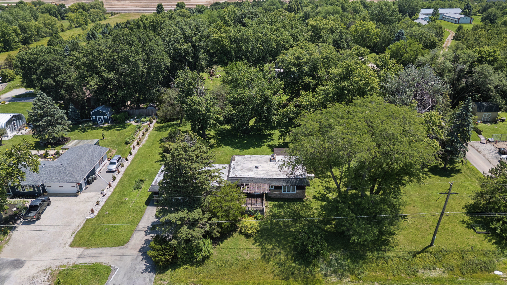 2740 N Cedar Road Property Photo 1