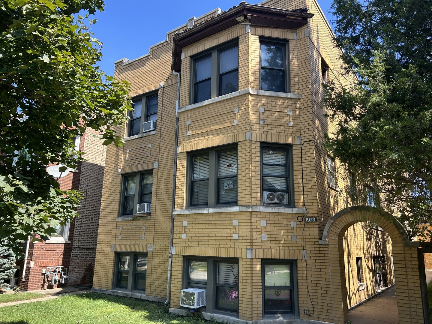 1929 Scoville Avenue Property Photo 1
