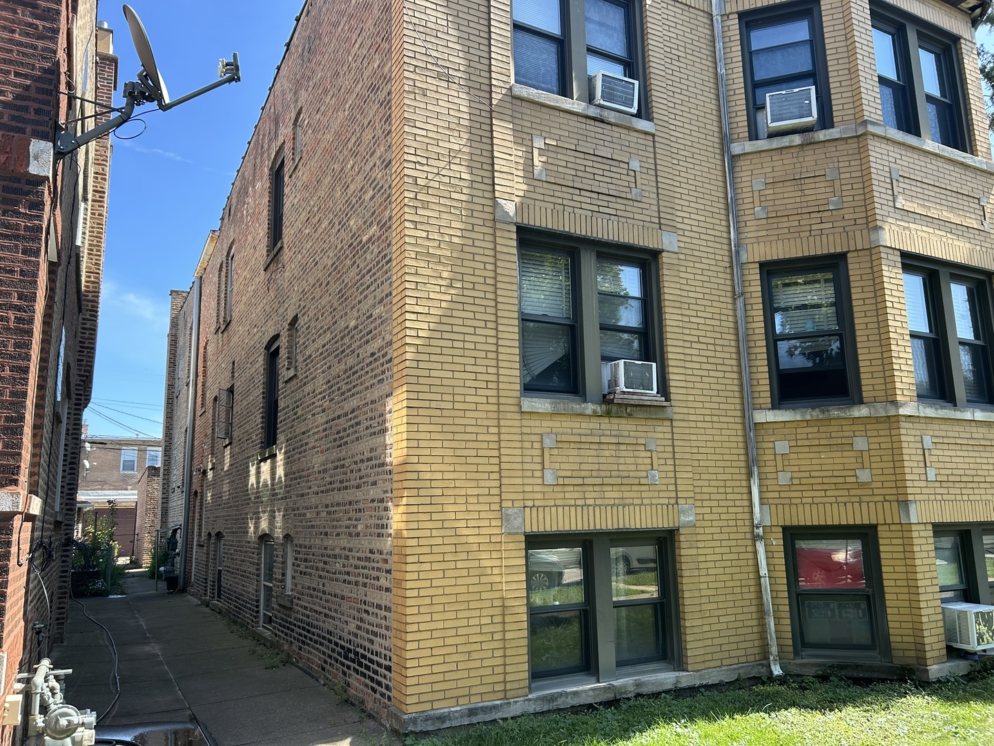 1929 Scoville Avenue Property Photo 3