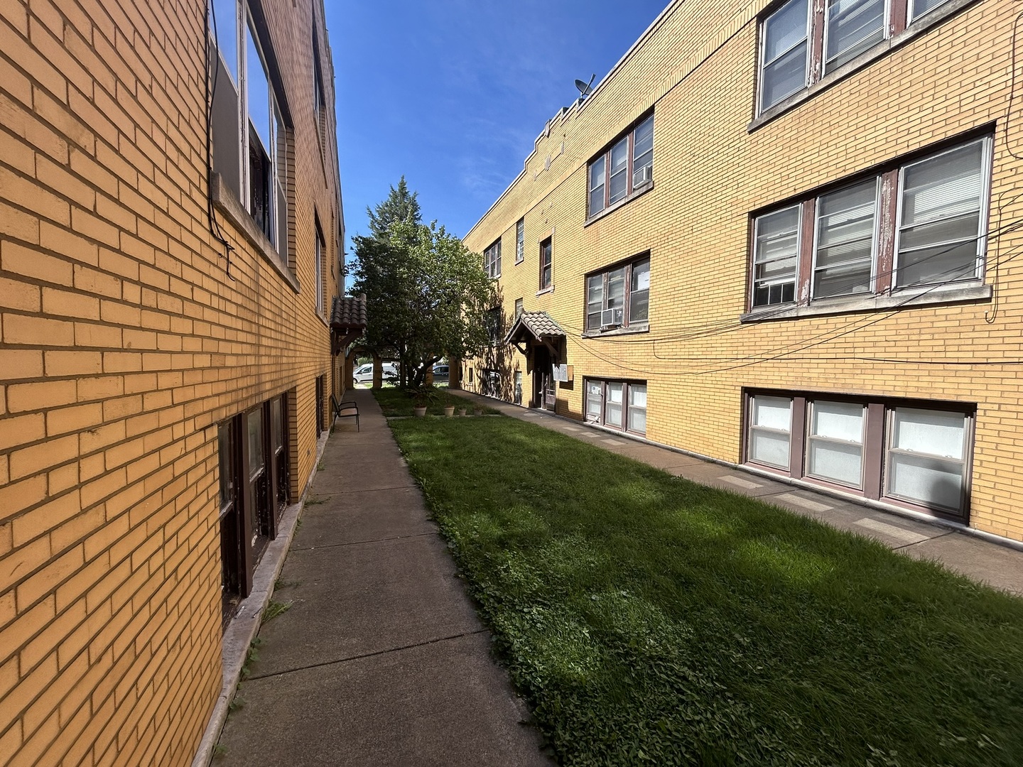 1929 Scoville Avenue Property Photo 6