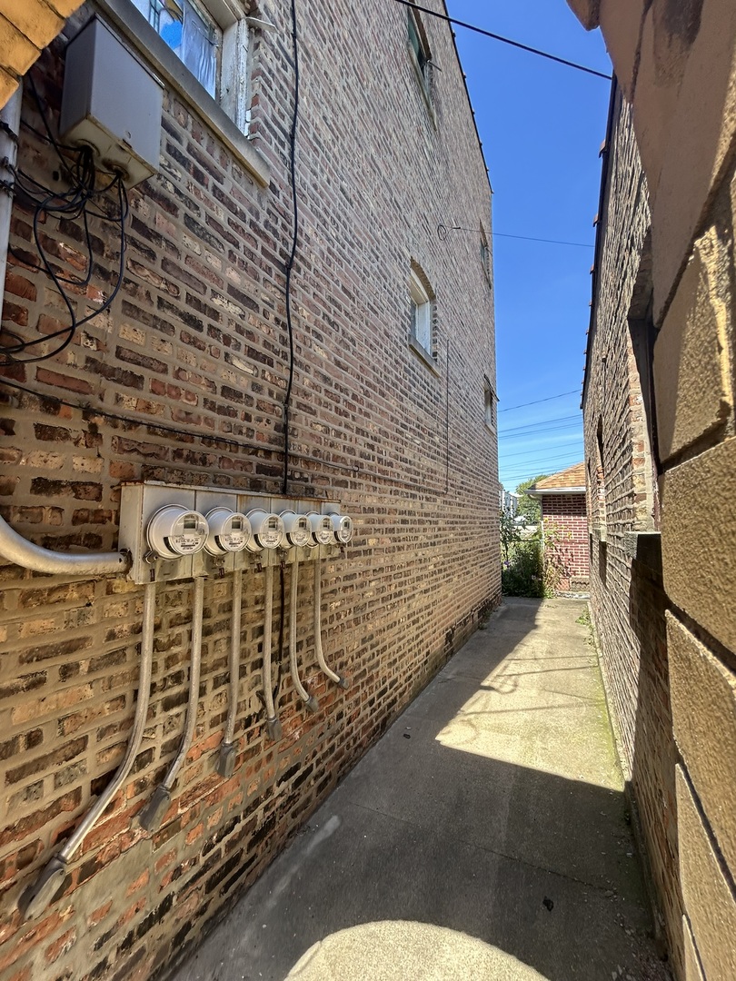 1929 Scoville Avenue Property Photo 8