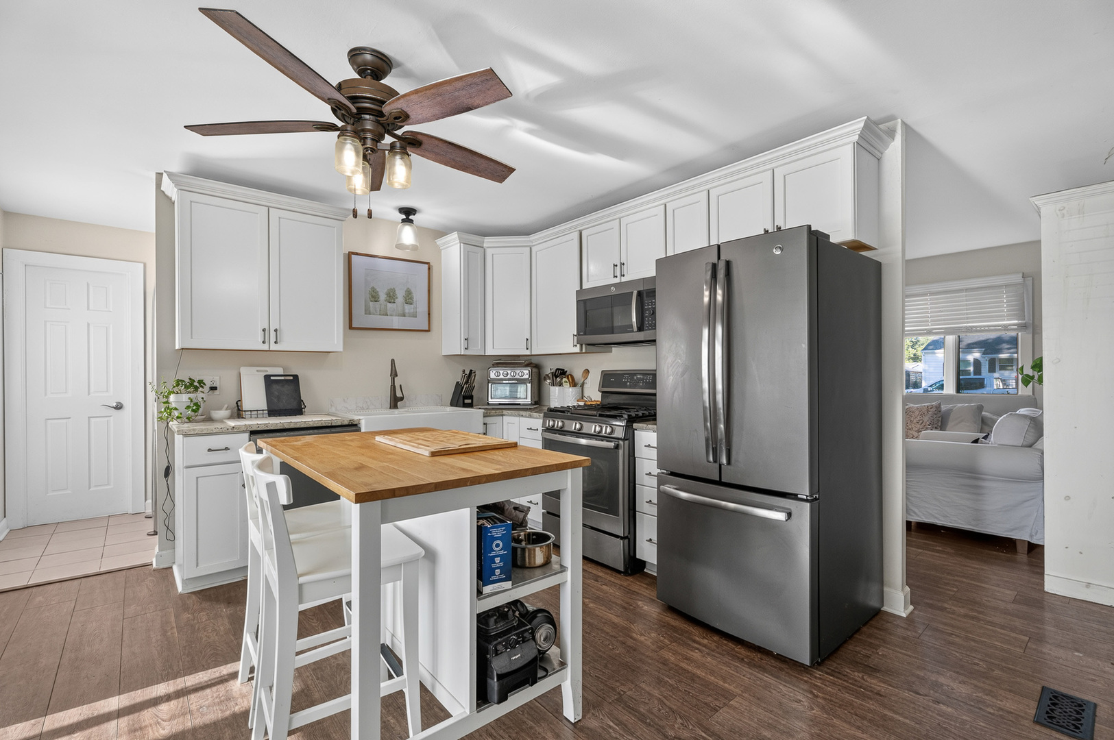 428 Kenyon Avenue Property Photo 4