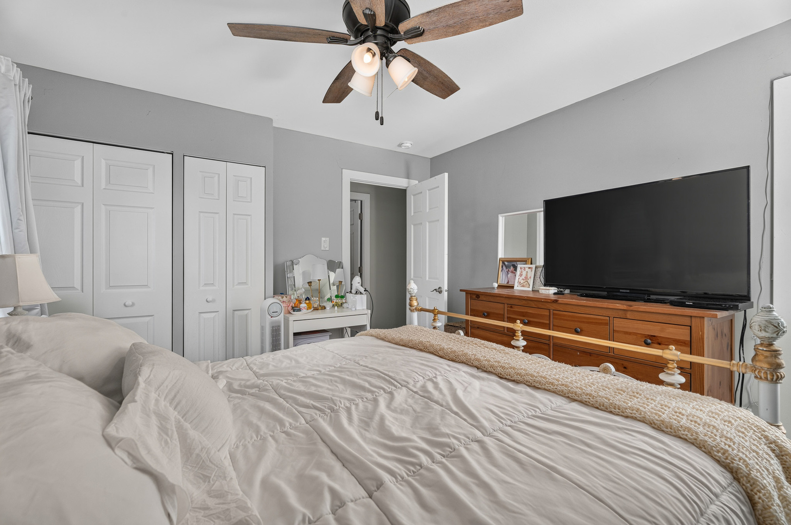 428 Kenyon Avenue Property Photo 17
