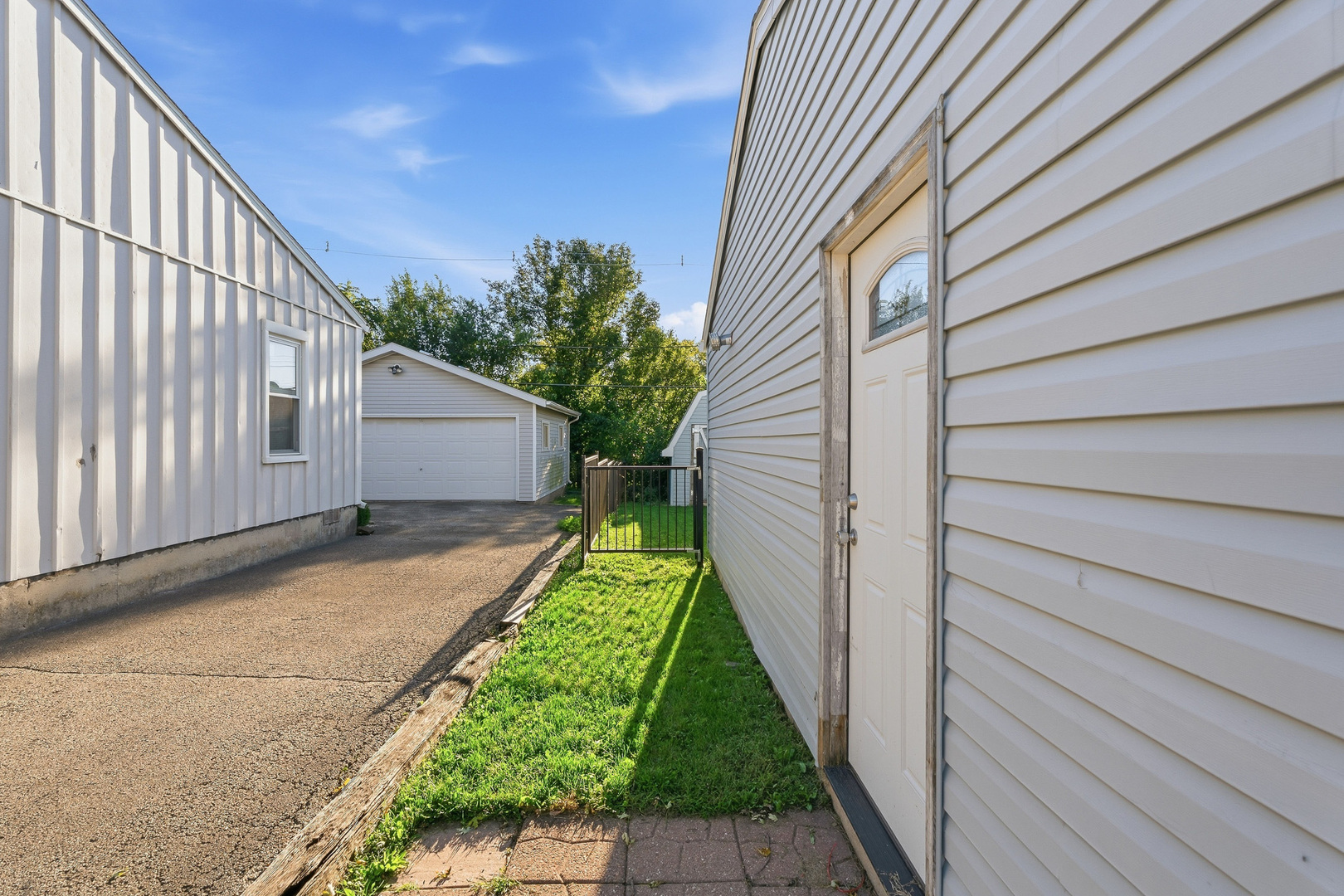 428 Kenyon Avenue Property Photo 36