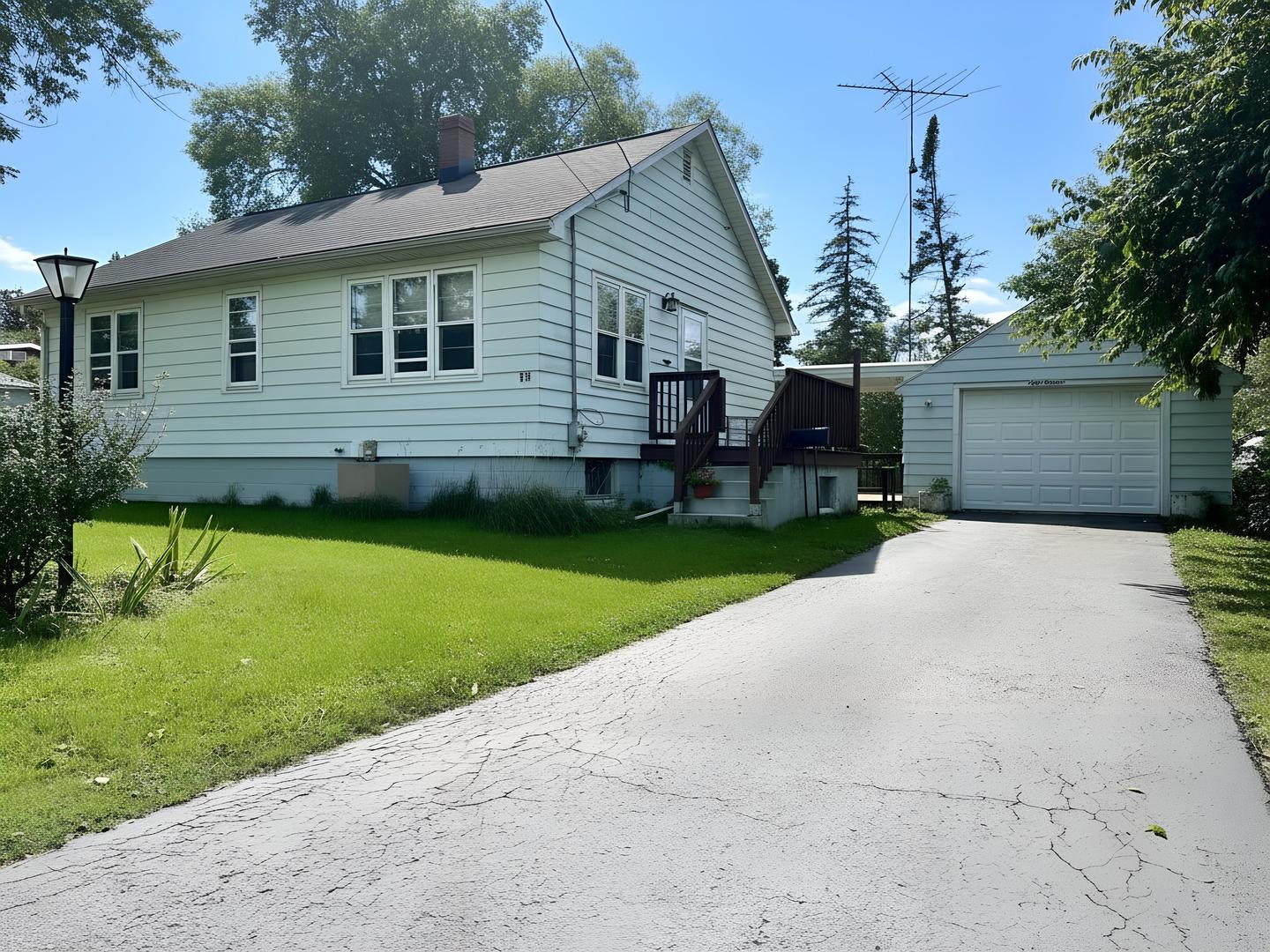 816 Mitchell Street Property Photo 2