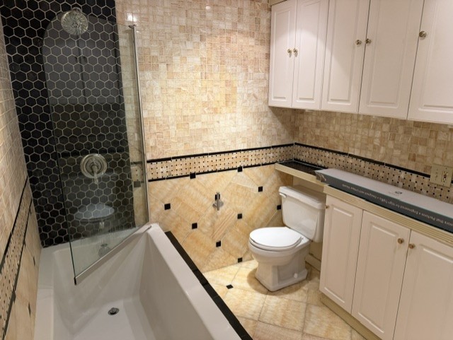 4343 N Clarendon Avenue 2108 Property Photo 9