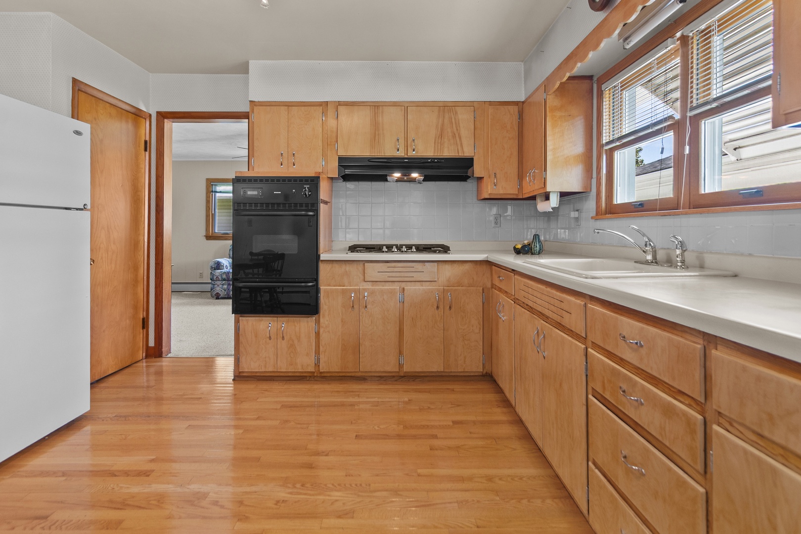 907 4th Street Property Photo 6