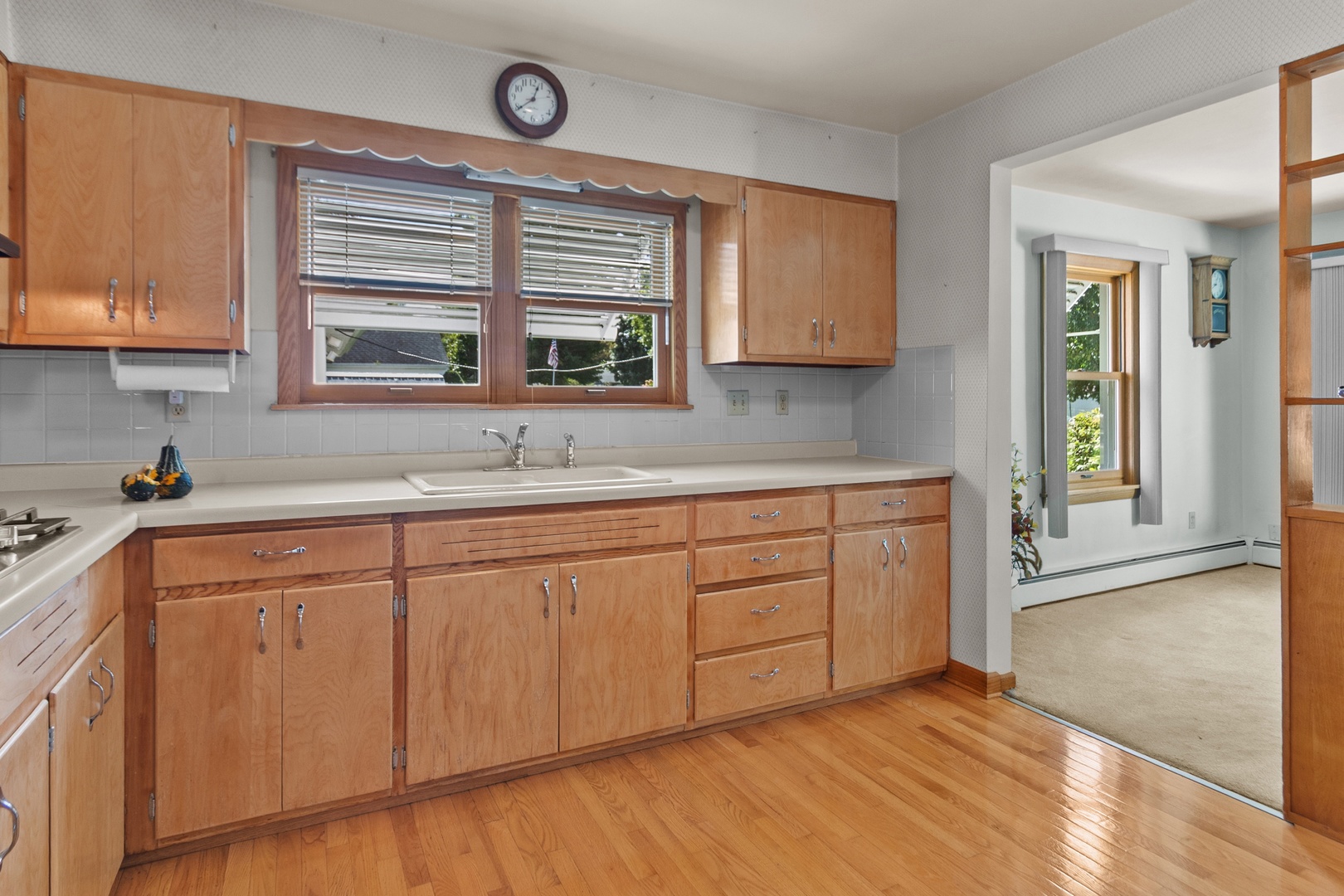 907 4th Street Property Photo 7