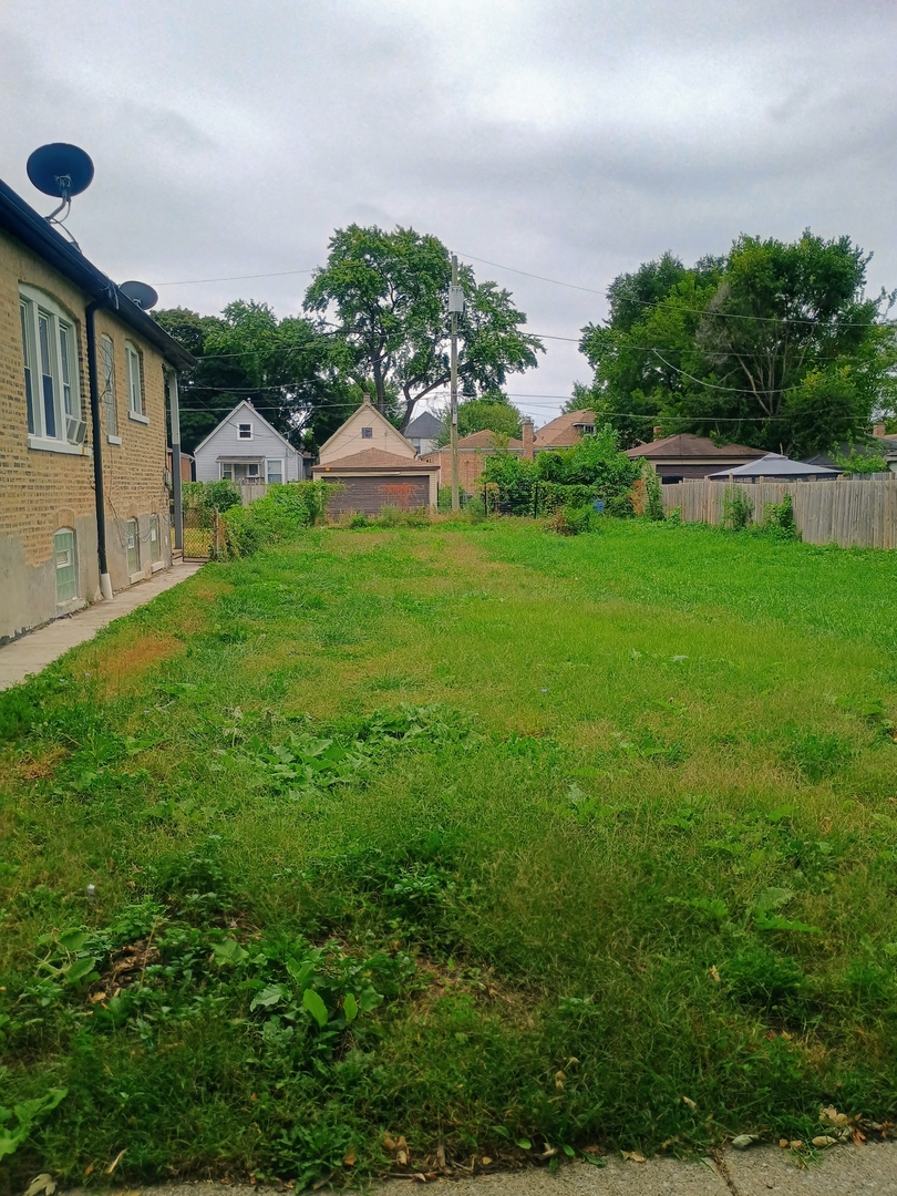 2109 W 68th Place Property Photo 1