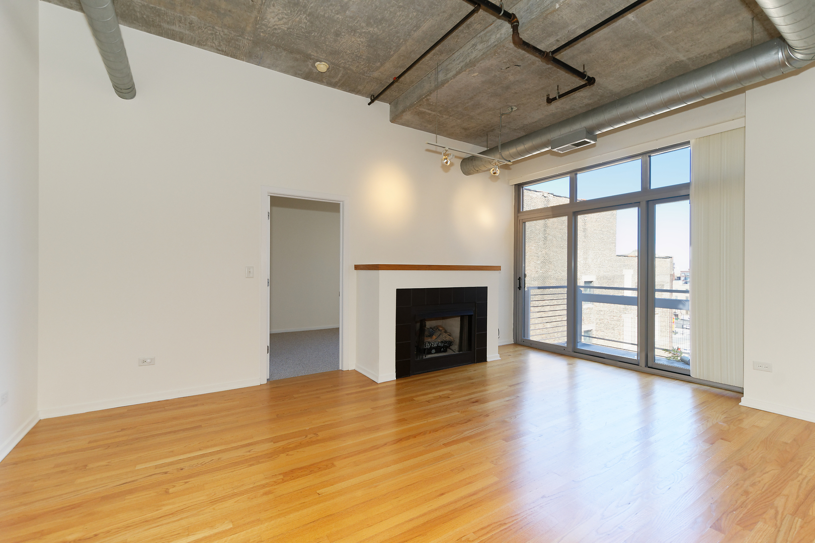 933 W Van Buren Street 821 Property Photo 6