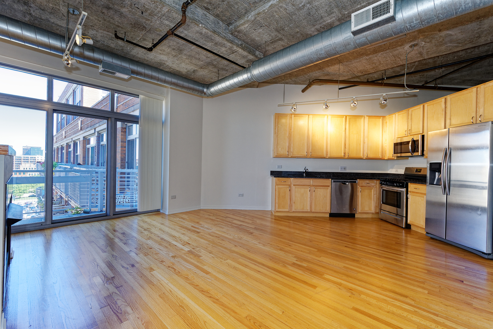 933 W Van Buren Street 821 Property Photo 7