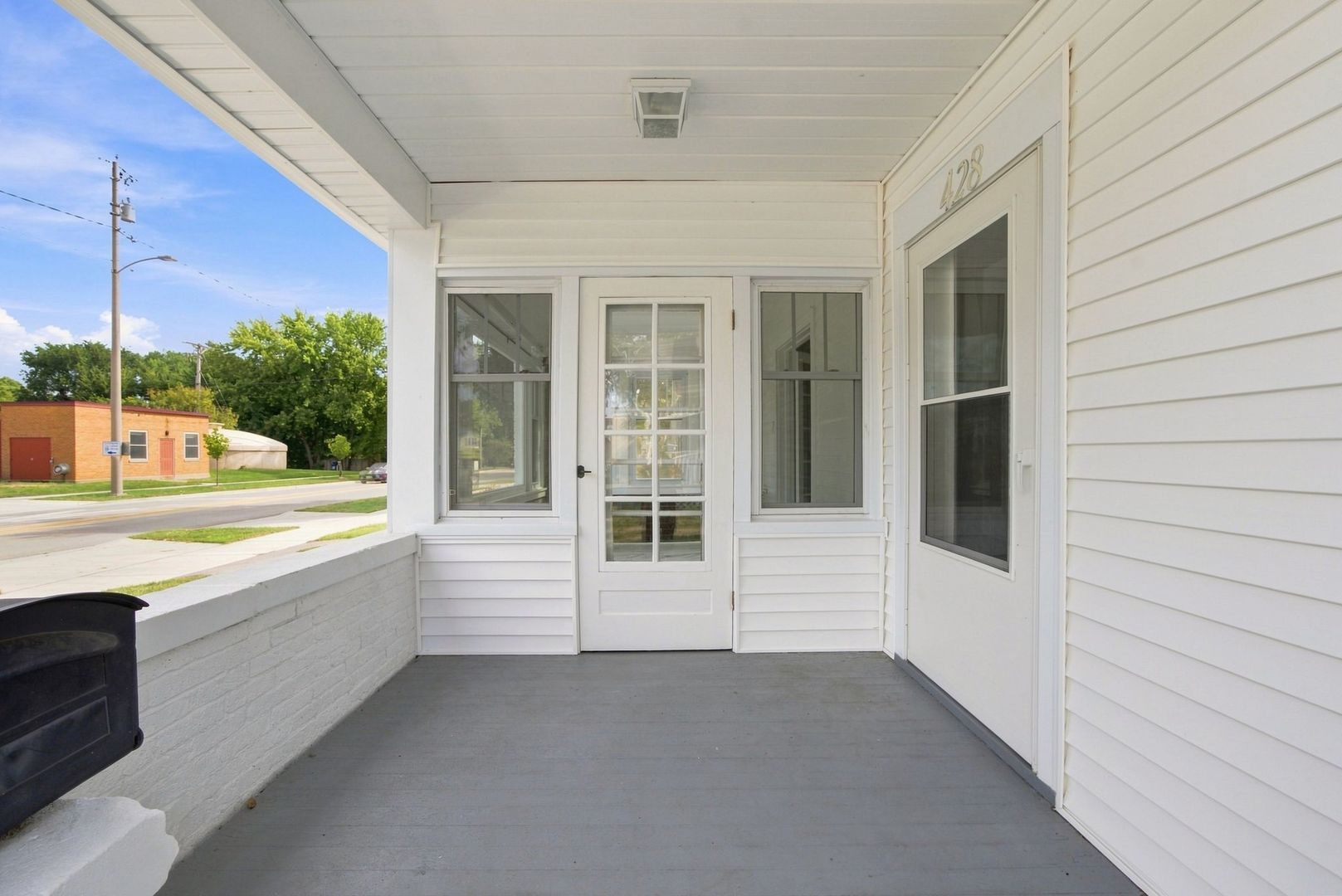 428 E Wilson Street Property Photo 4