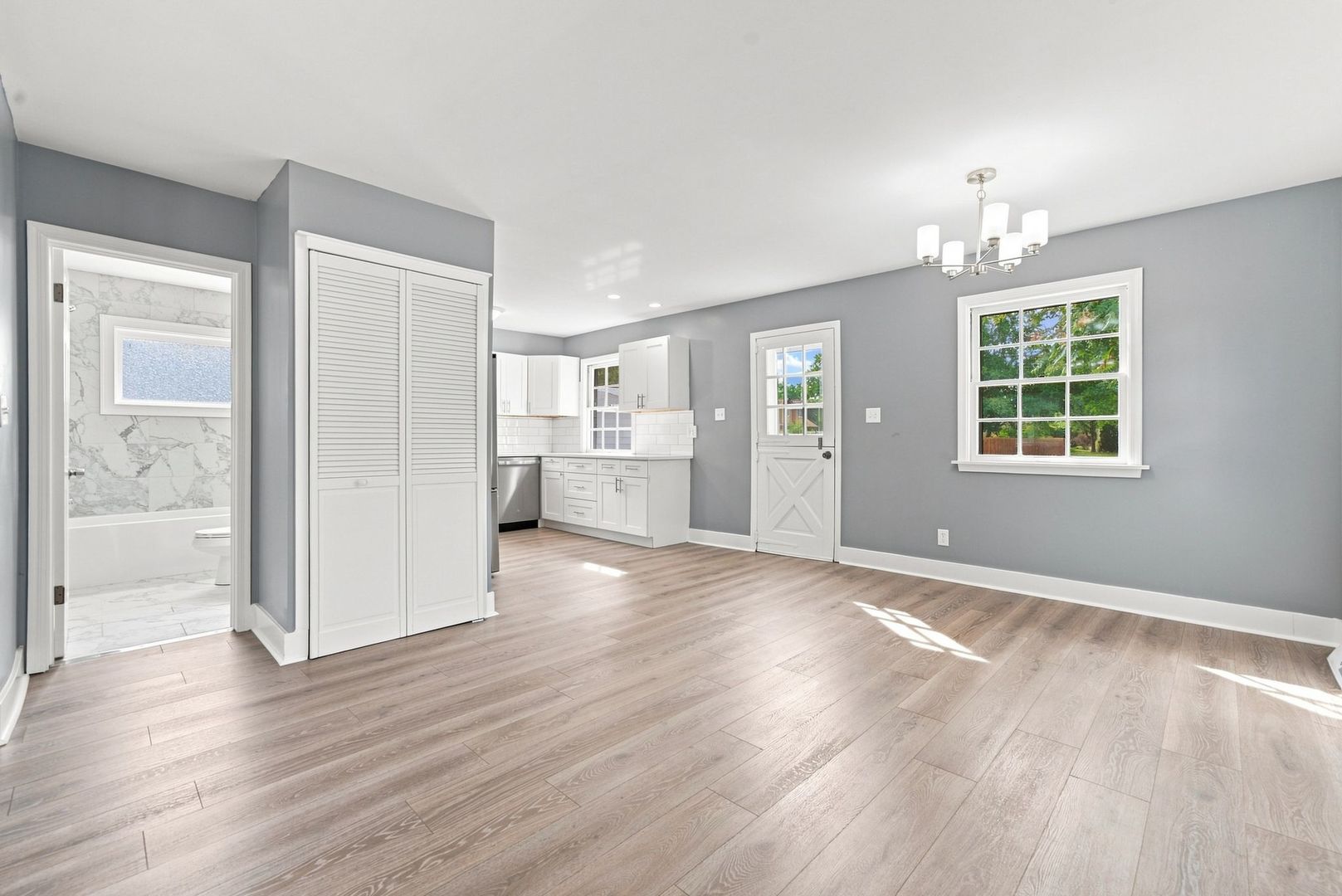428 E Wilson Street Property Photo 15