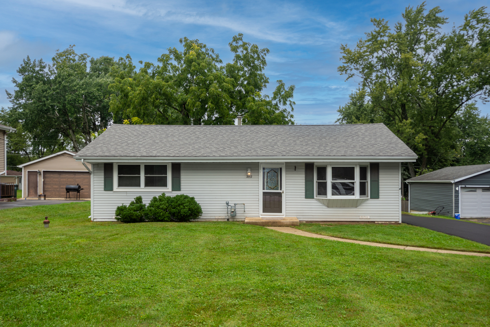 2312 Briar Lane Property Photo 1