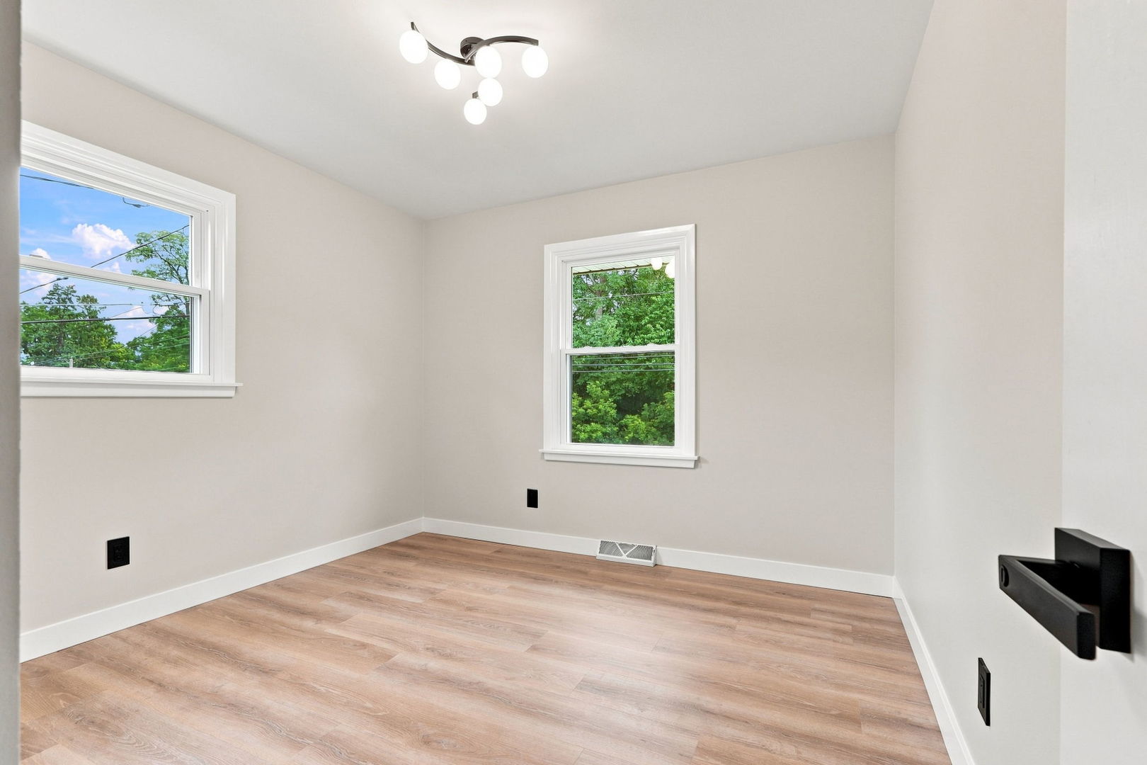 544 Sunset Vale Property Photo 15