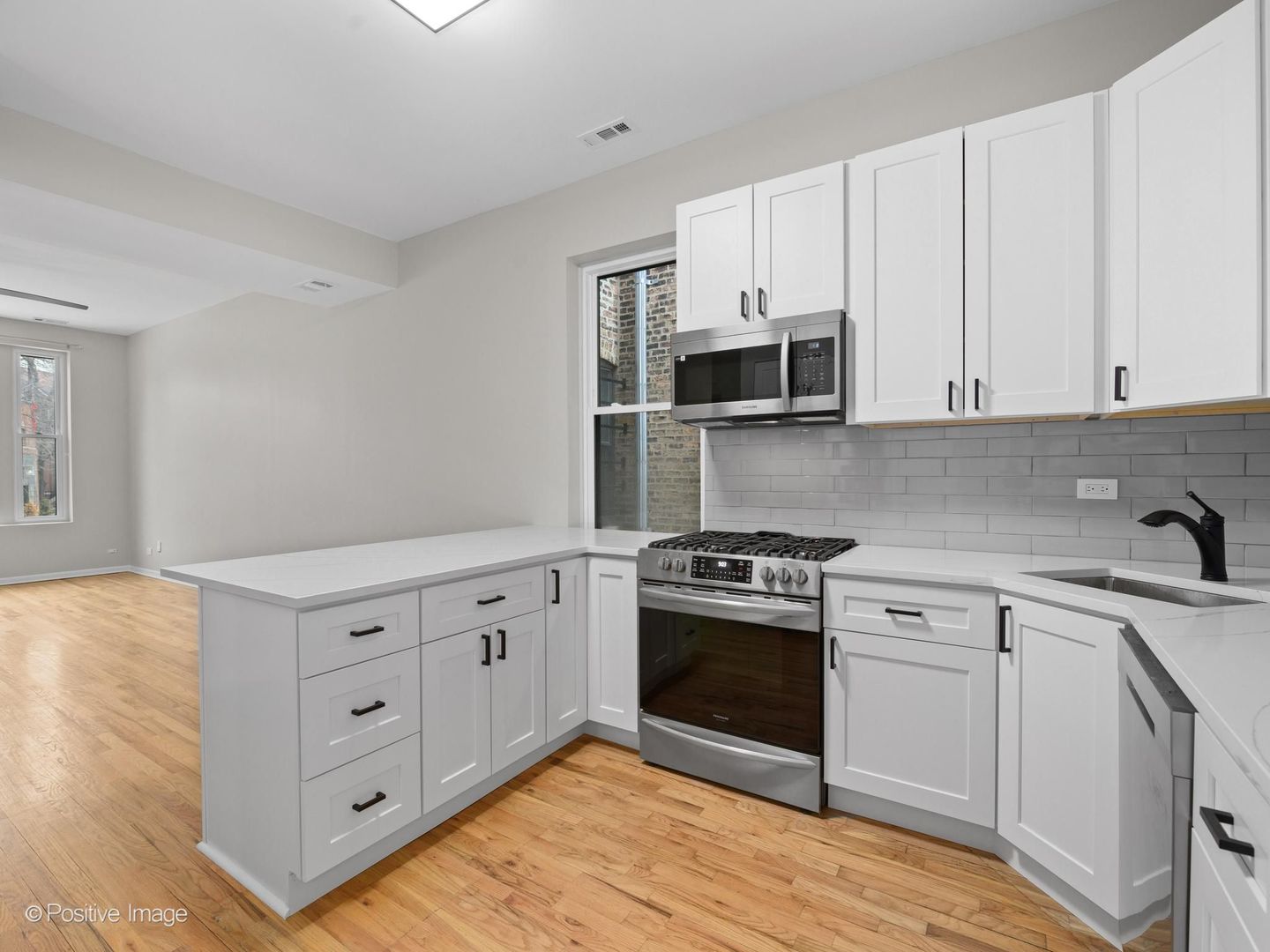 1730 N Wilmot Avenue Property Photo 12