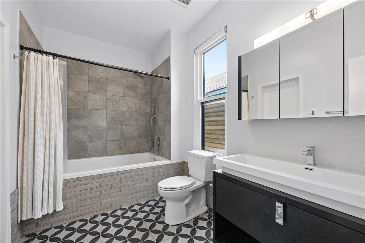 1730 N Wilmot Avenue Property Photo 26