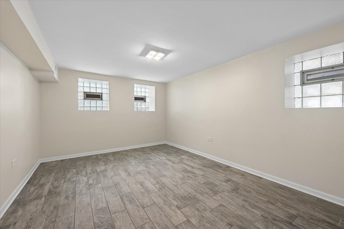 1730 N Wilmot Avenue Property Photo 31