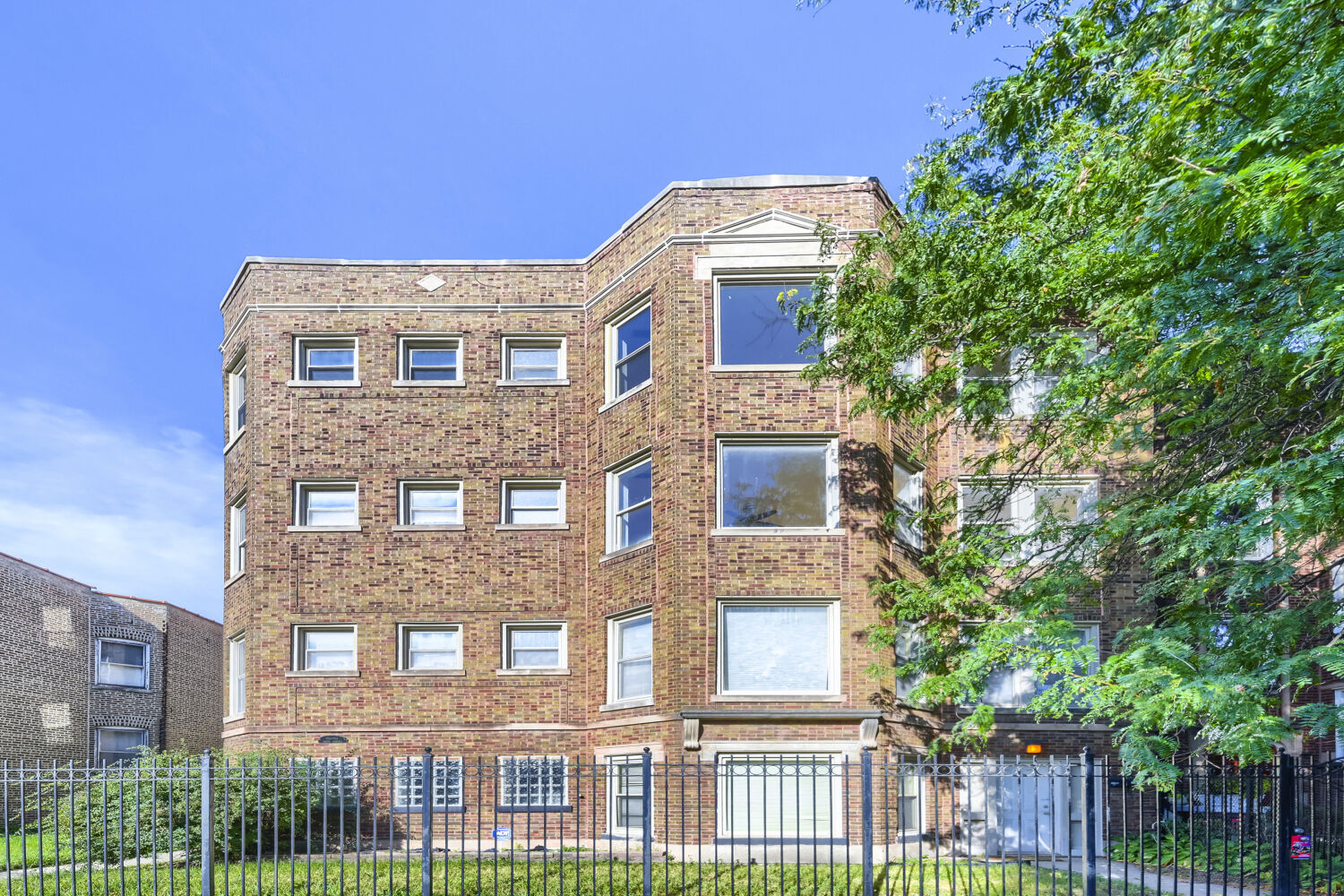 7724 S Cornell Avenue 3U Property Photo 1