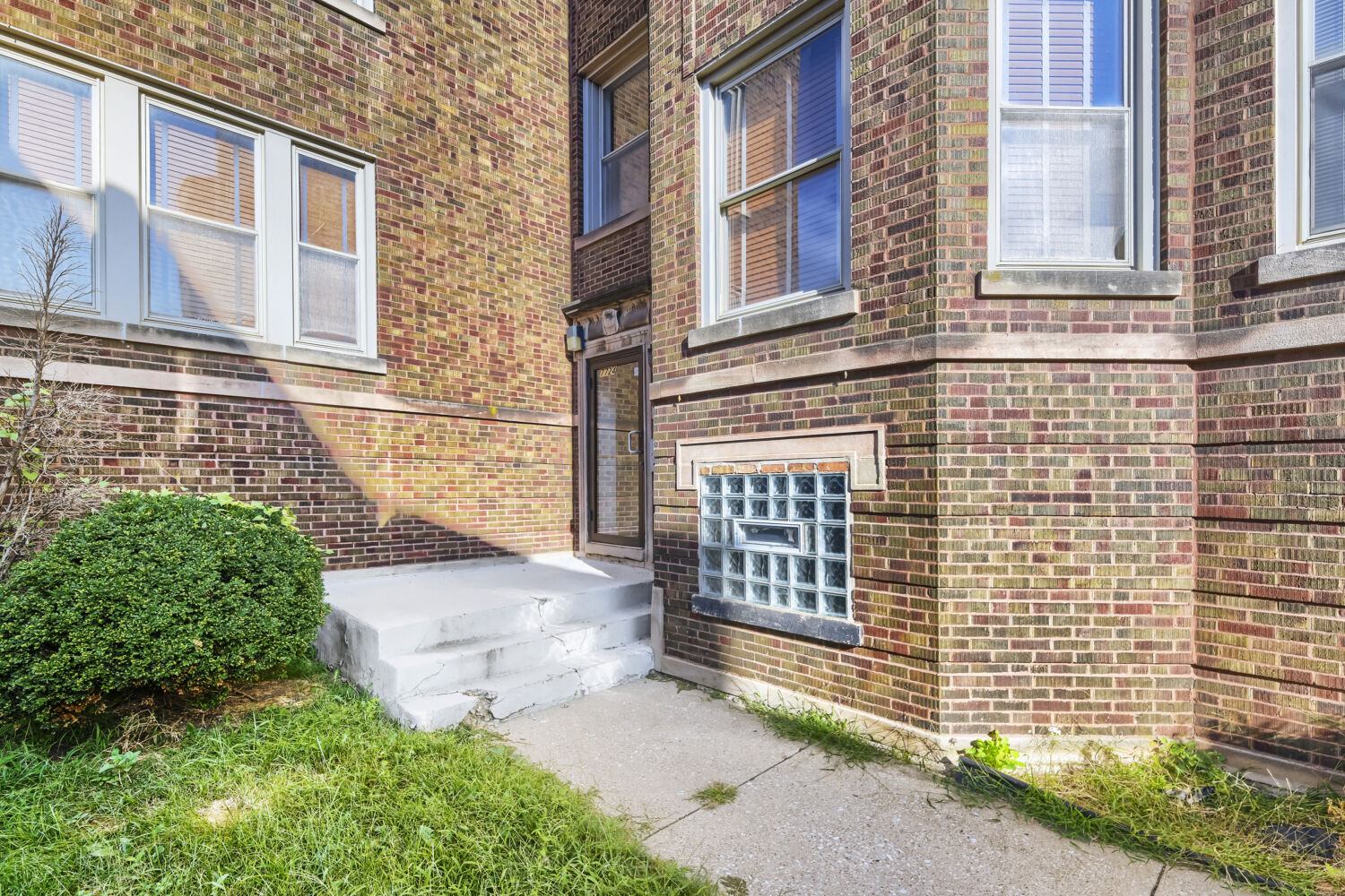 7724 S Cornell Avenue 3u Property Photo 2