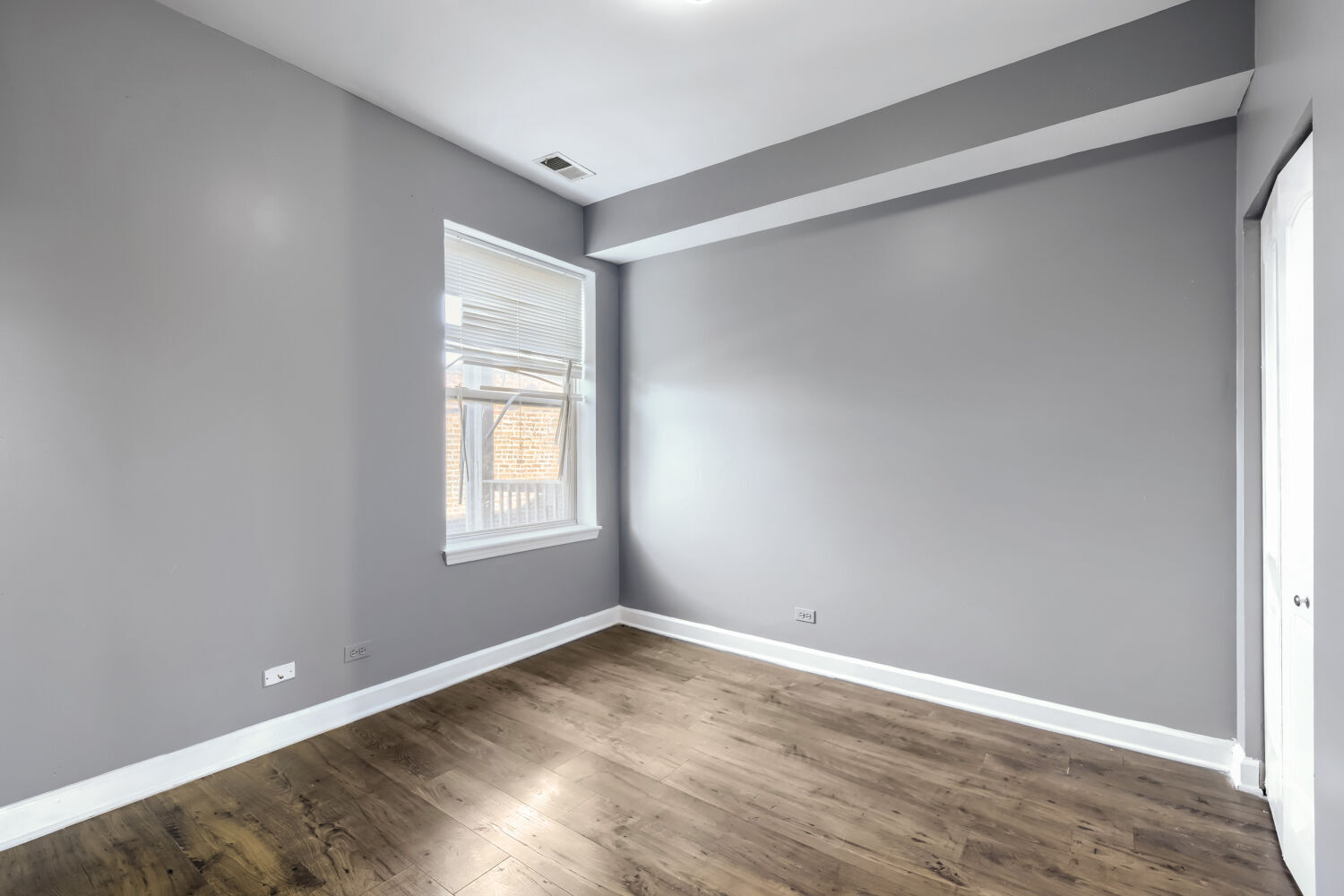 7724 S Cornell Avenue 3u Property Photo 19