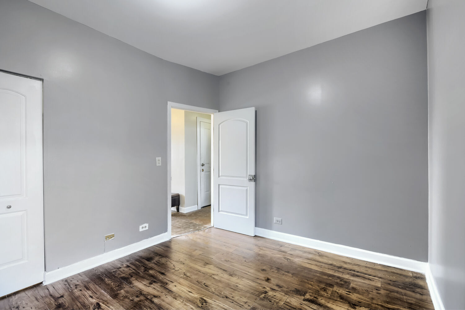 7724 S Cornell Avenue 3u Property Photo 21