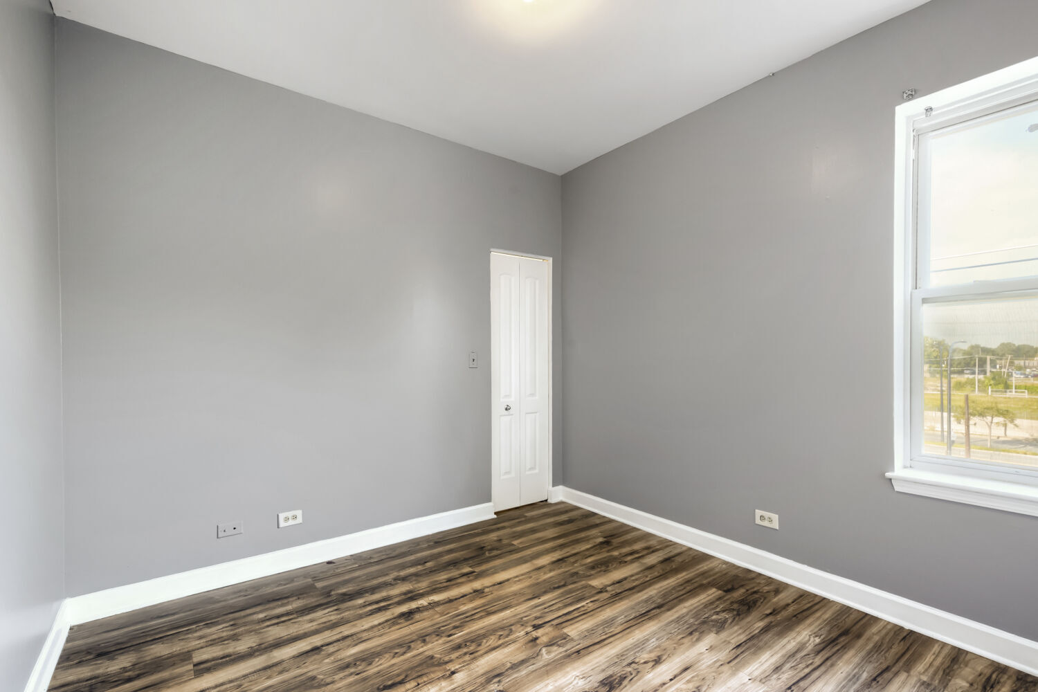 7724 S Cornell Avenue 3u Property Photo 23