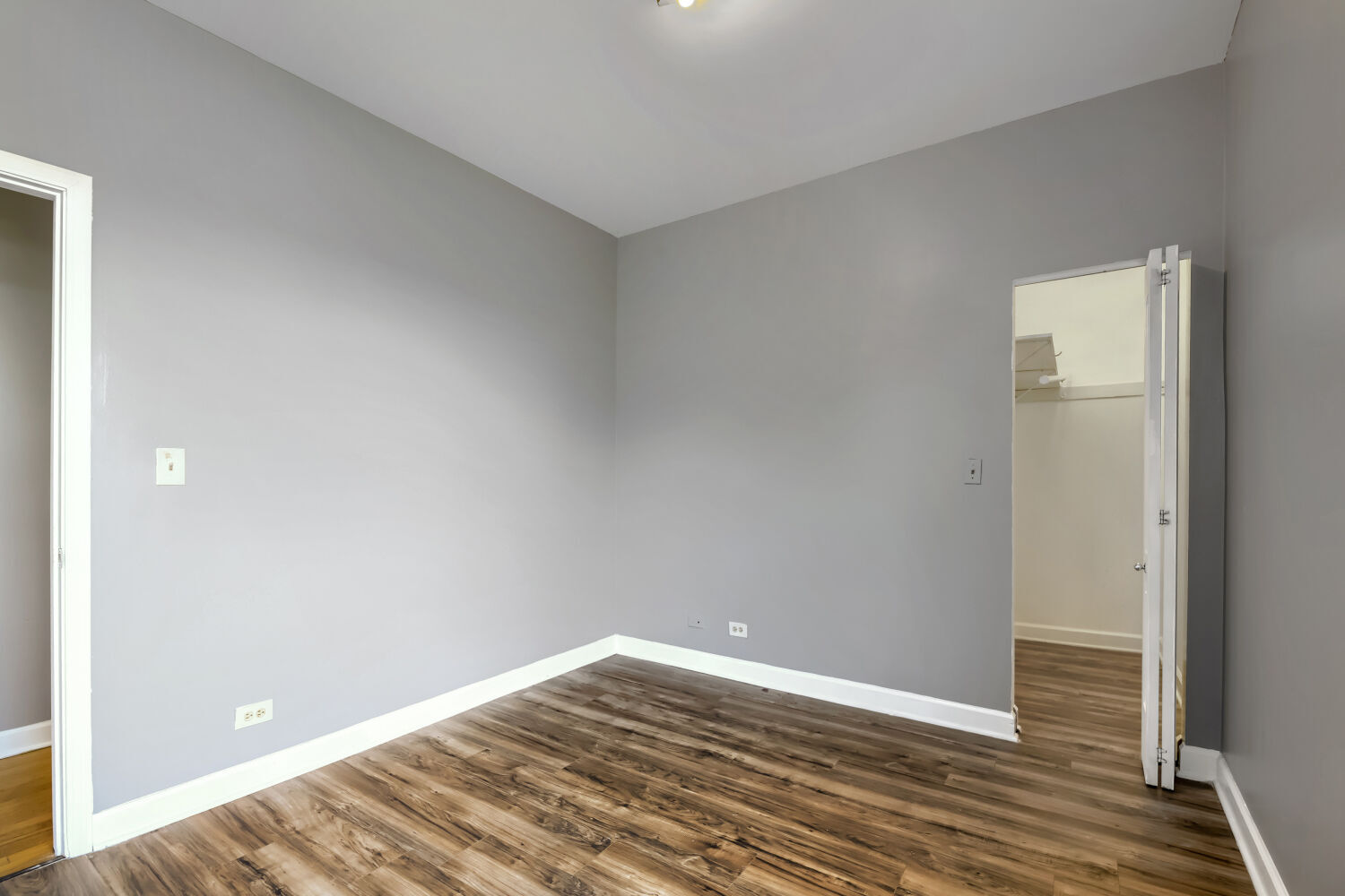 7724 S Cornell Avenue 3u Property Photo 24