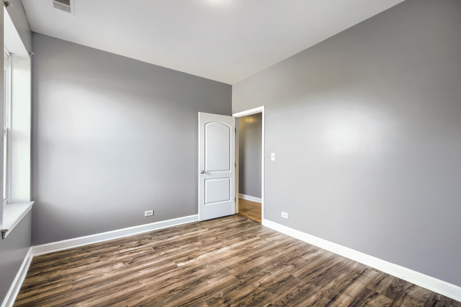 7724 S Cornell Avenue 3u Property Photo 25