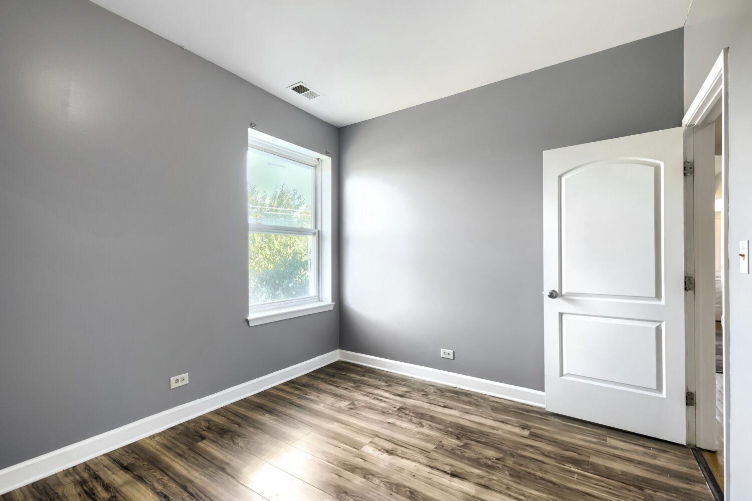 7724 S Cornell Avenue 3u Property Photo 26