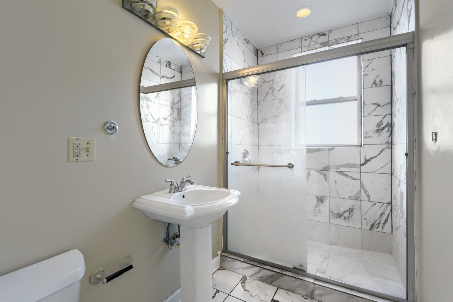7724 S Cornell Avenue 3u Property Photo 27