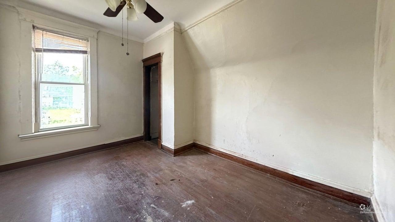 630 E 90th Place Property Photo 11