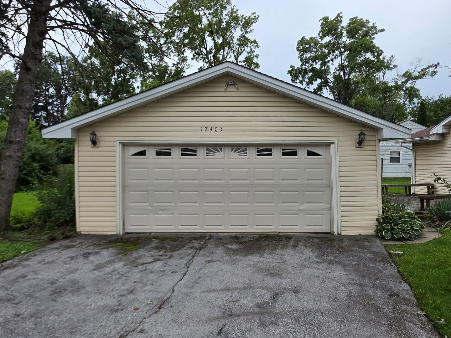 17403 Holmes Avenue Property Photo 16