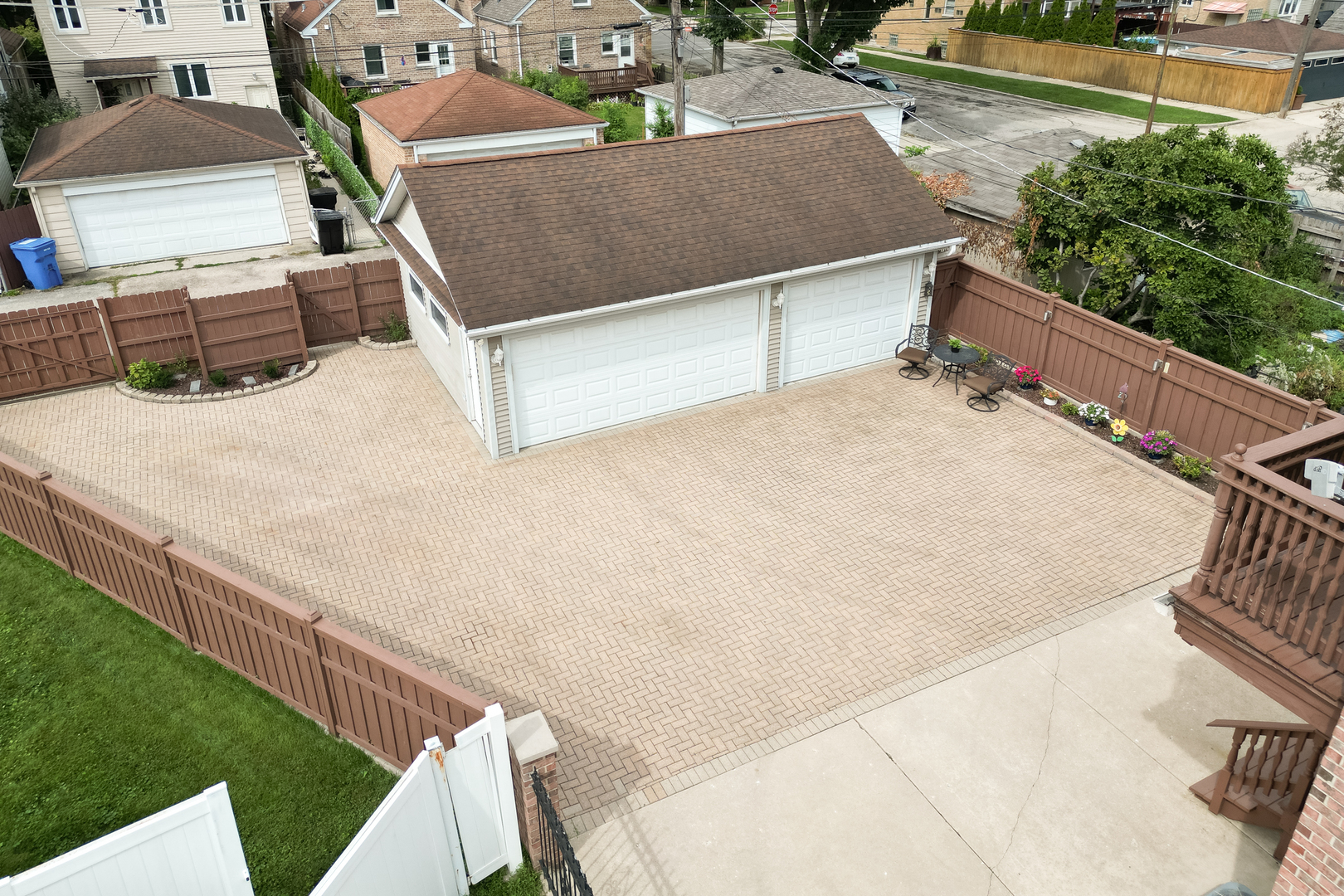 3456 N Pioneer Avenue Property Photo 29