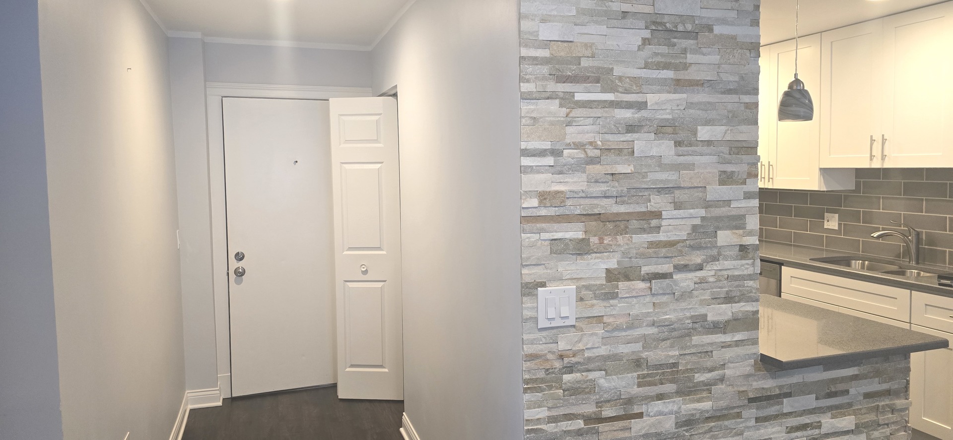 930 Perrie Drive 203 Property Photo 2