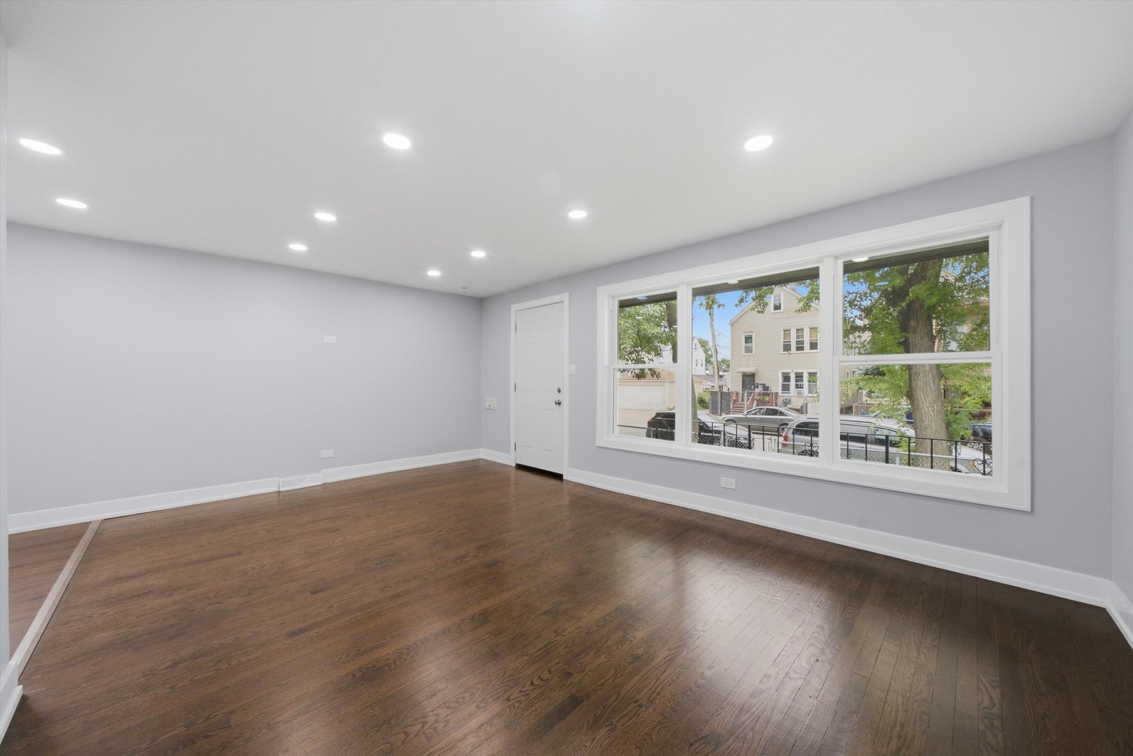 2016 W 52nd Street Property Photo 2