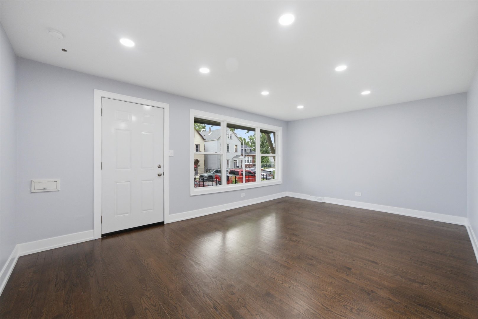 2016 W 52nd Street Property Photo 4