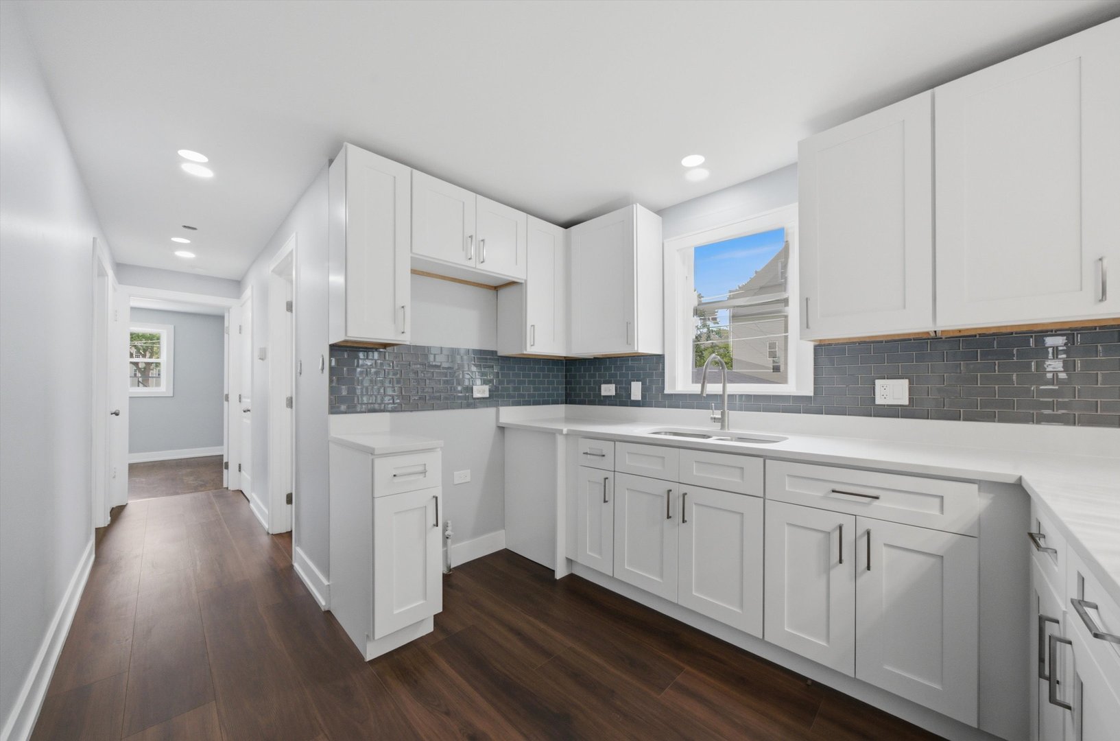2016 W 52nd Street Property Photo 8