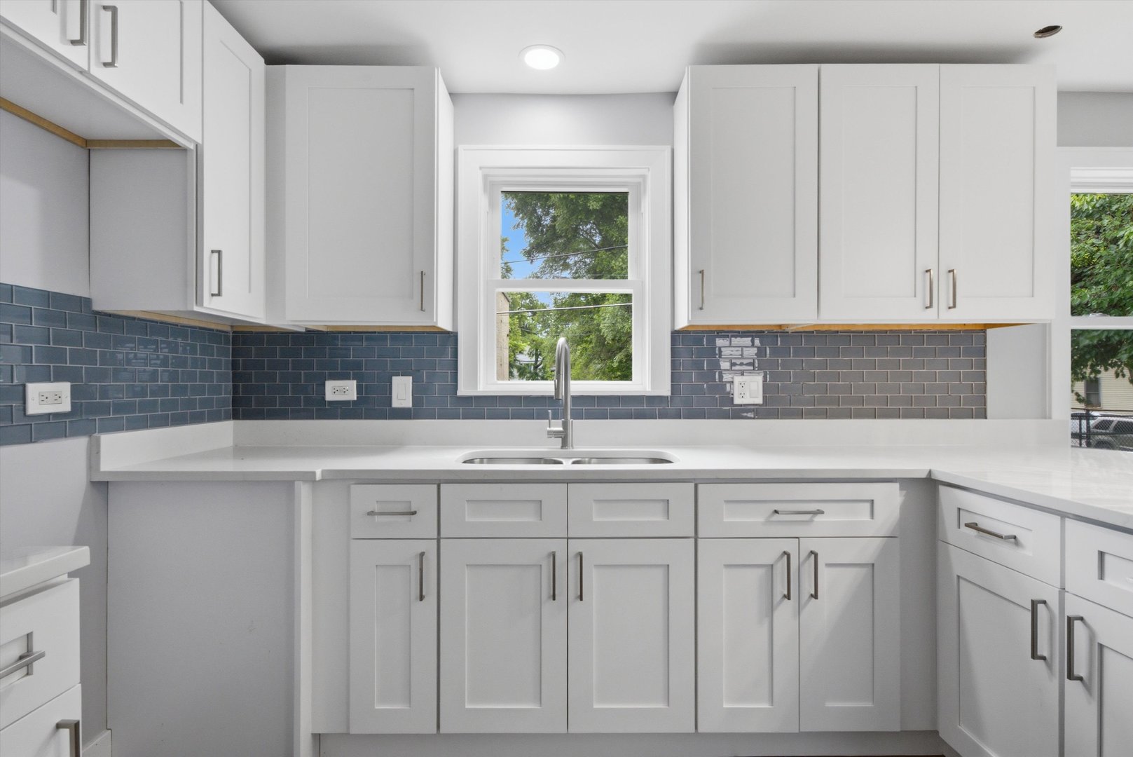 2016 W 52nd Street Property Photo 9
