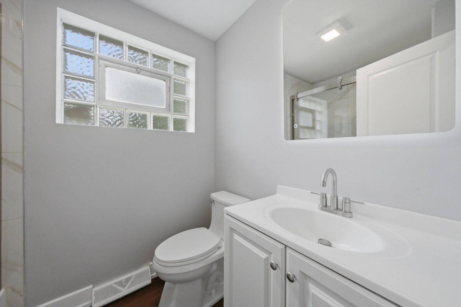 2016 W 52nd Street Property Photo 13