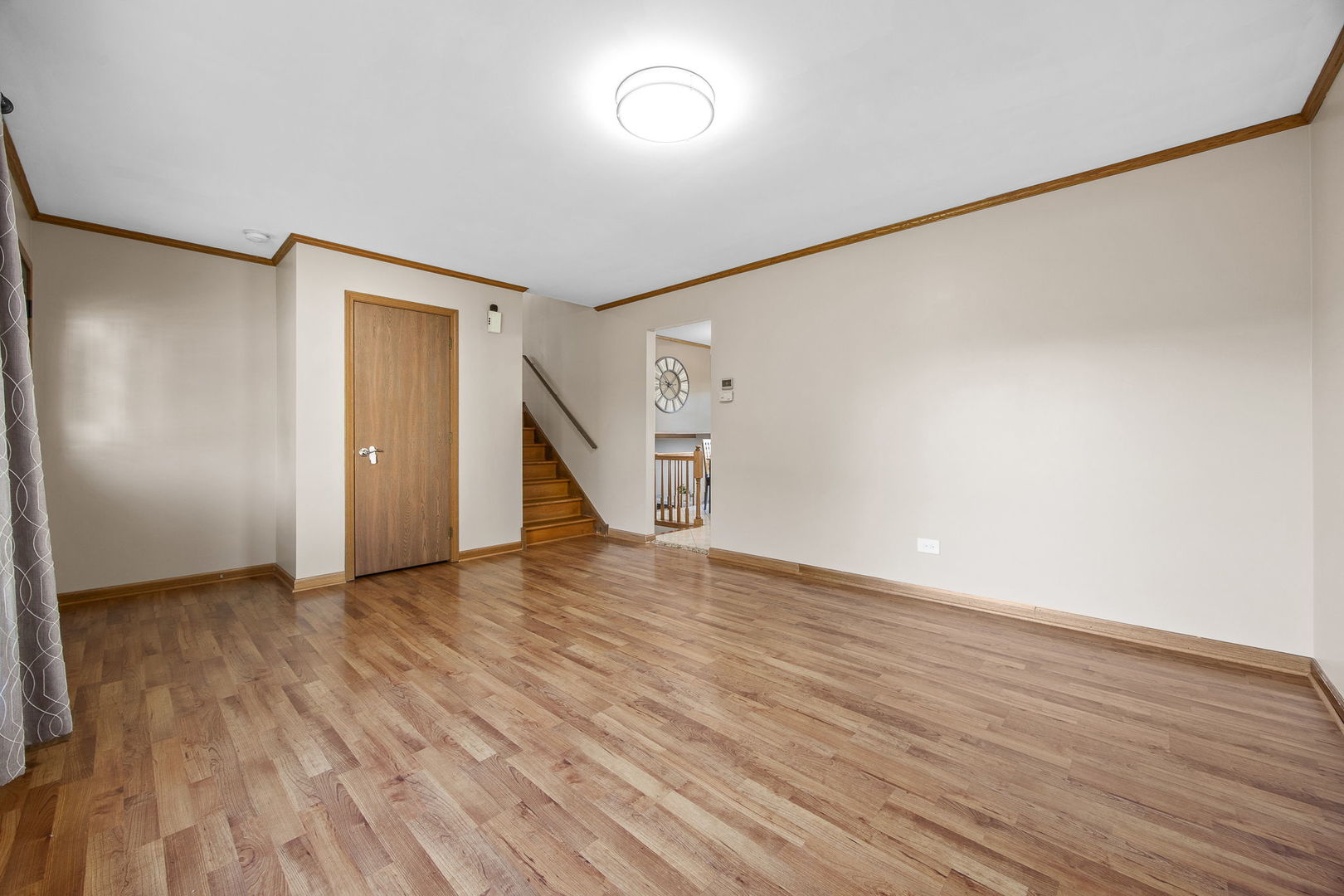 20w456 Westminster Drive Property Photo 5