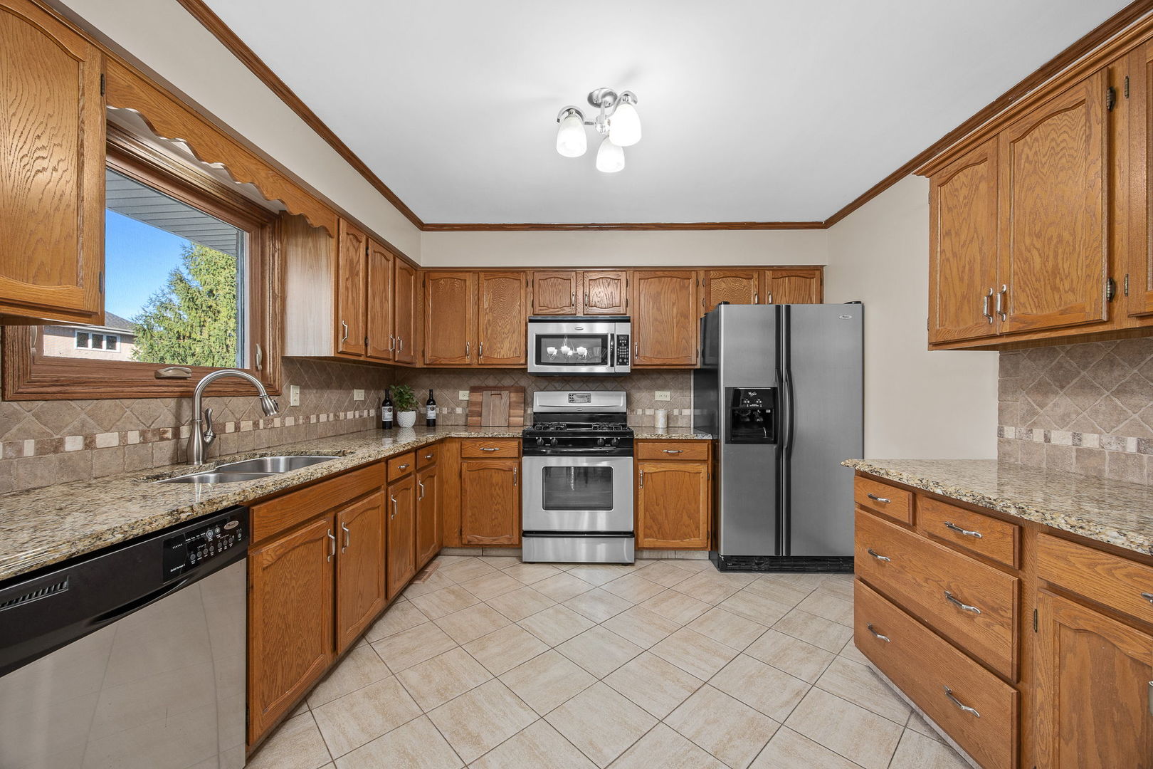 20w456 Westminster Drive Property Photo 10
