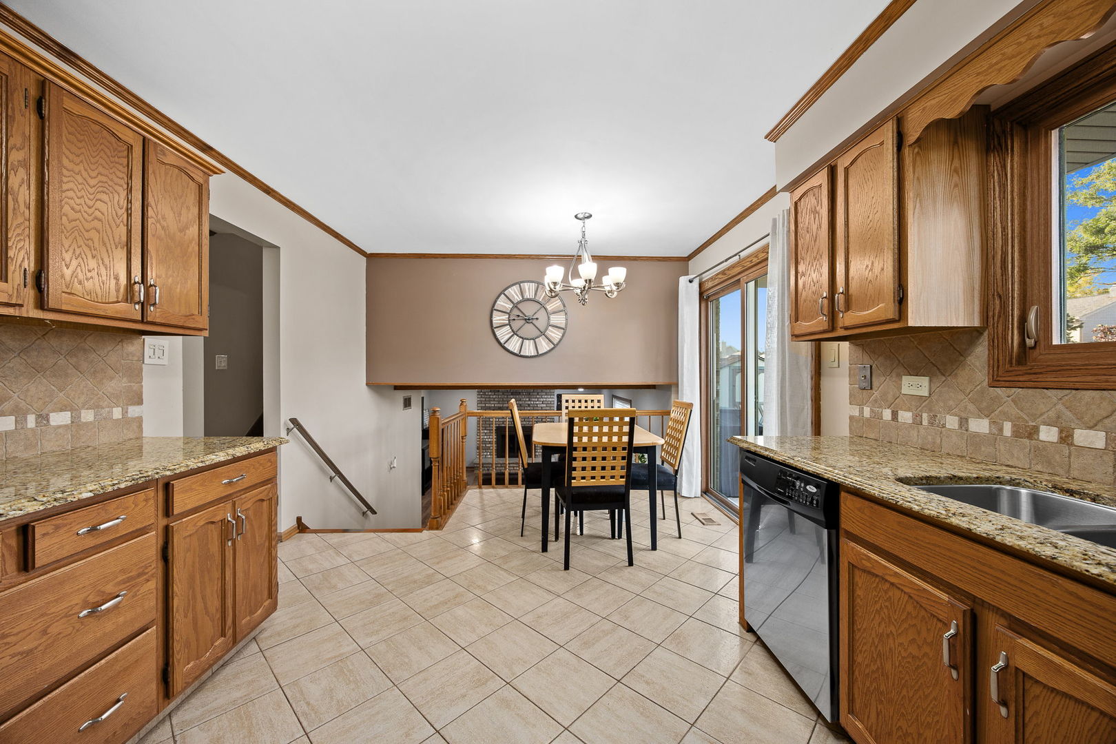 20w456 Westminster Drive Property Photo 11