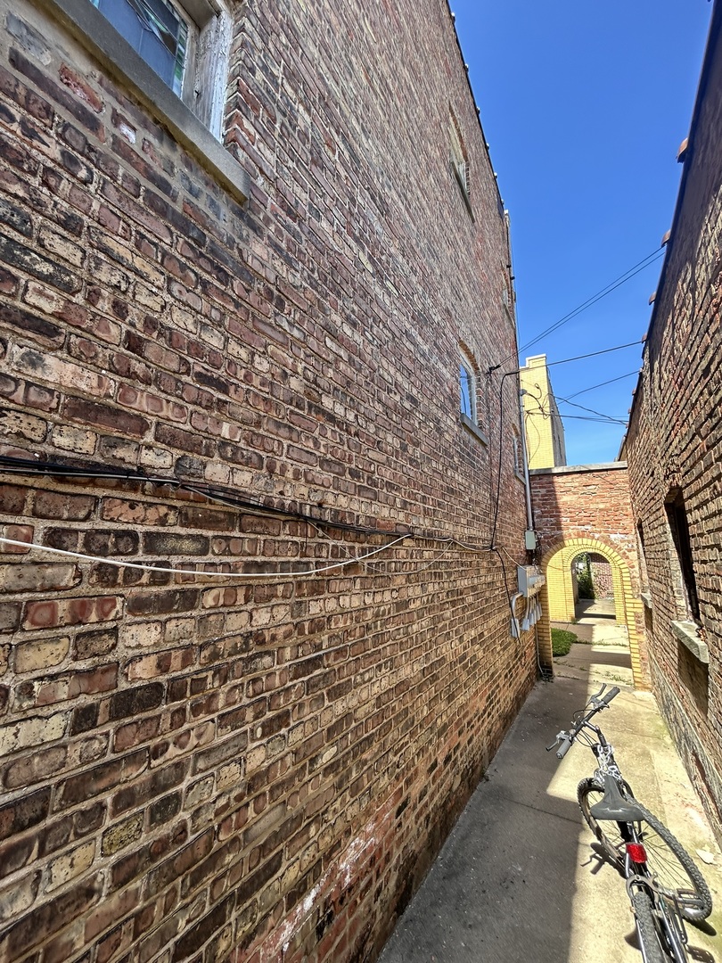 1931 Scoville Avenue Property Photo 6