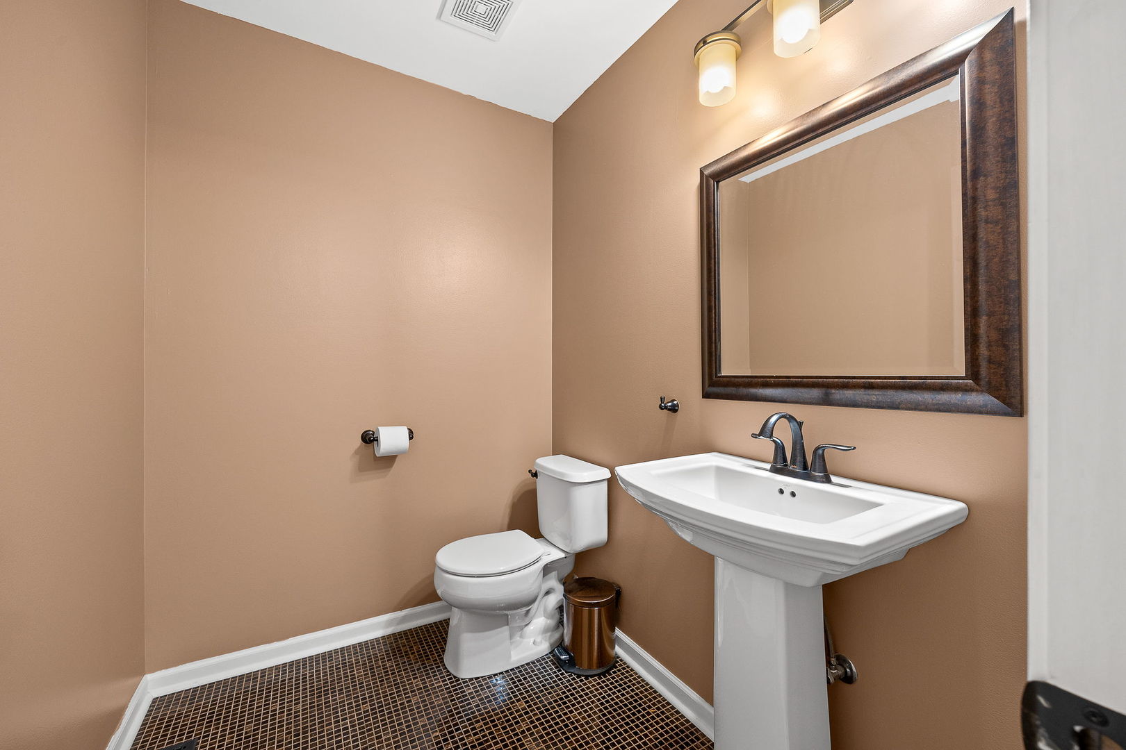 347 Gladstone Lane Property Photo 14