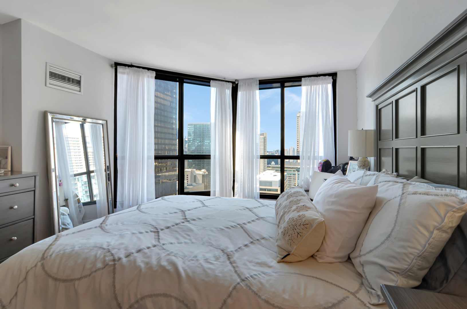 405 N Wabash Avenue 3204 Property Photo 12